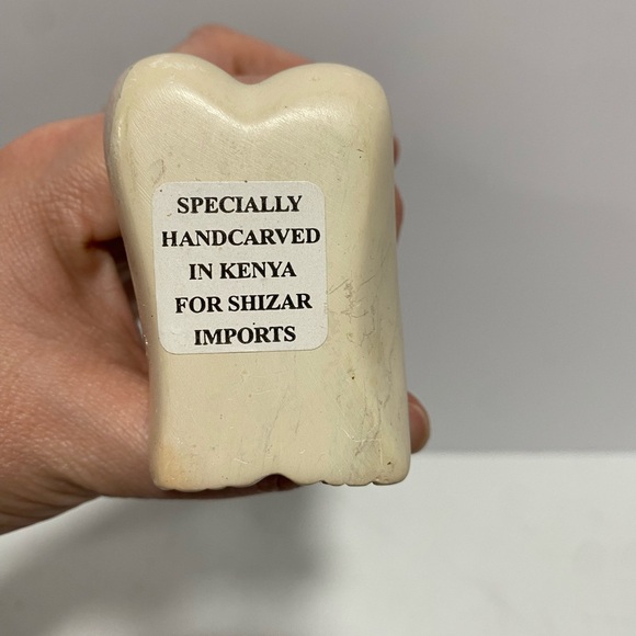 Art Figure Kenya Soap Stone 5.25” Inches “Kissing Couple” Wedding Gift - Picture 7 of 10